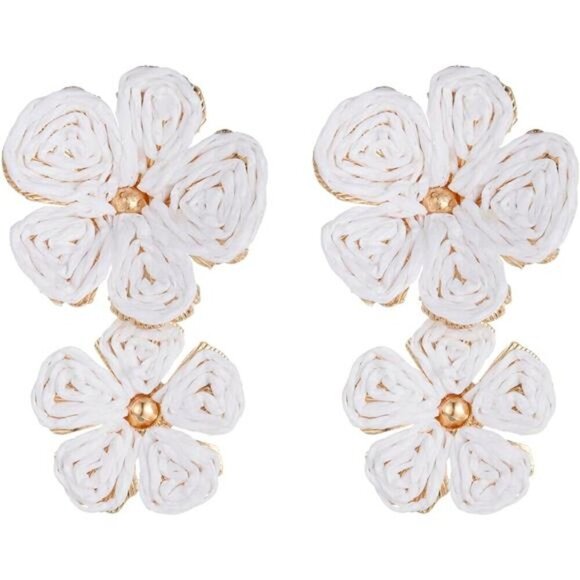 Boho Woven Flower Drop Earrings โ Handmade Natural Raffia Statement Jewelry - Picture 1 of 5